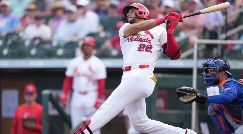 Ilustración de portada: Joshua Báez hace historia en las Grandes Ligas con tres jonrones en su debut con los Cardenales de San Luis